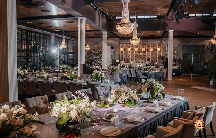 Основной зал в «Шале Берёзка» фотография №7