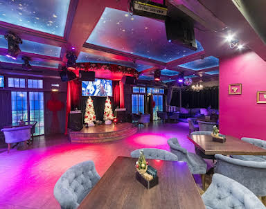  ресторан Сто Друзей