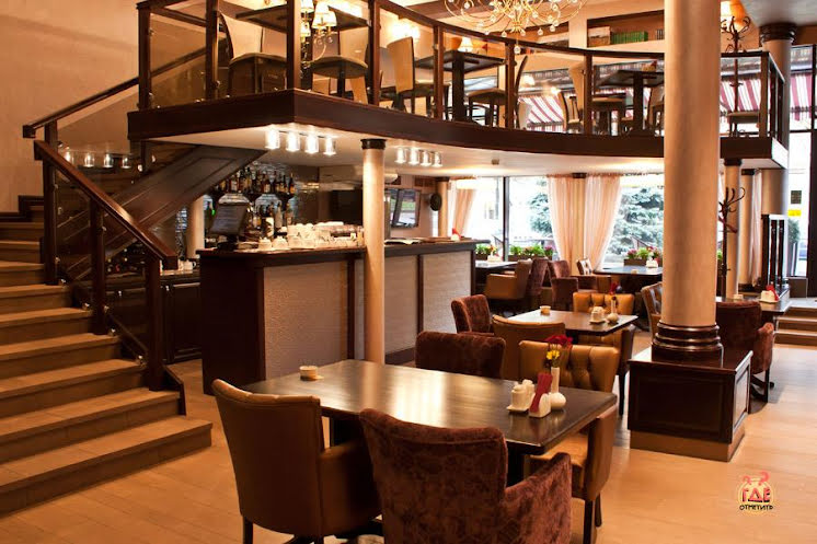 Основной зал в «Vinsent на Мира» фотография №6