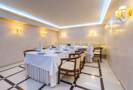 Белый зал в Большой зал