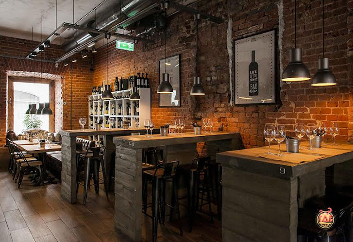 Основной зал в «Хлеб и вино на Тверской» фотография №6