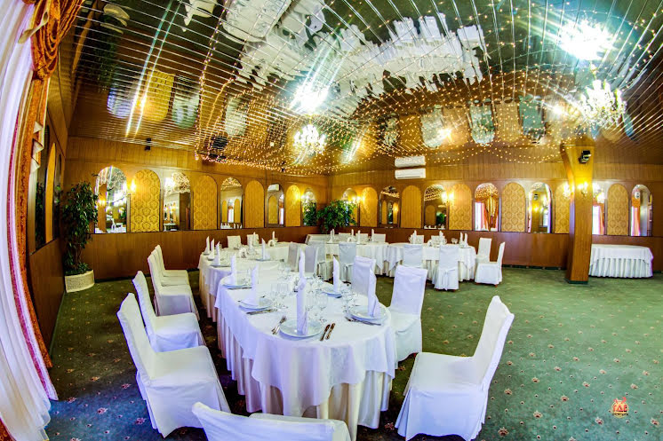 Основной зал в «Рандеву» фотография №9