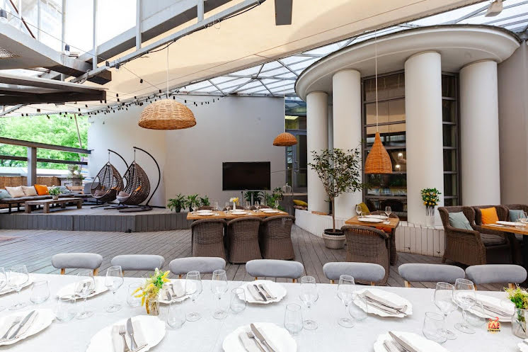 Малая летняя веранда в «Food Embassy» фотография №10