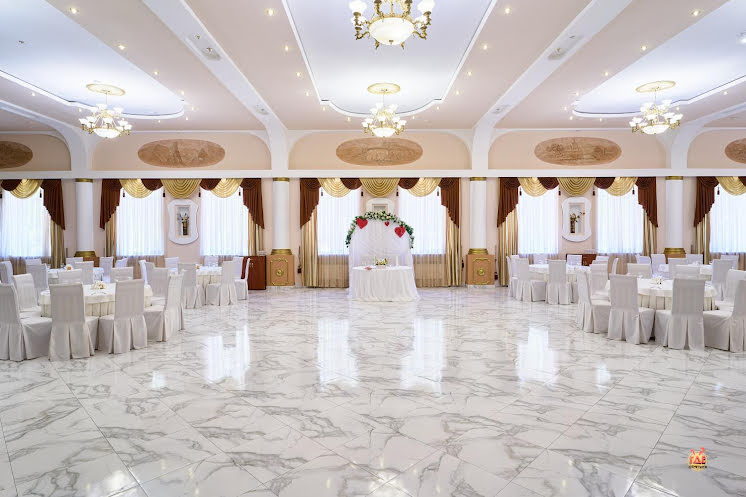 Большой зал в «Замок дружбы» фотография №1