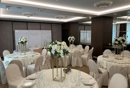 Зал  «Кедровый» в Зал  «Сосновый»