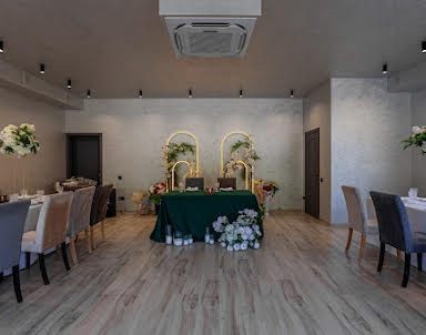  ресторан Двин Холл