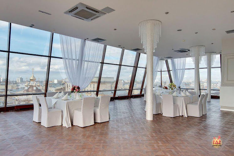 Основной зал в «Altezza» фотография №2