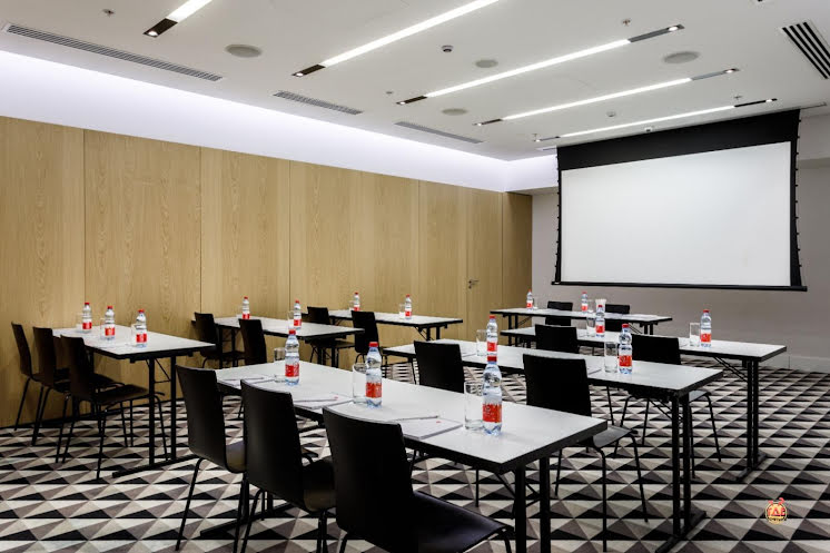 Зал "Мюнхен+Кёльн+Дрезден" в «AZIMUT Сити Отель» фотография №6