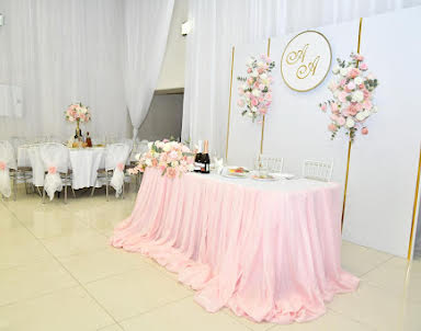  ресторан Нежинка