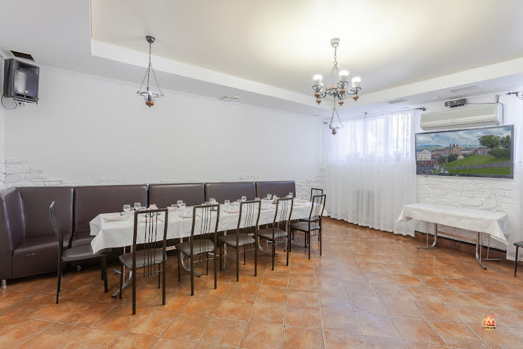 Зал на 30 человек в «Невинный погребок» фотография №14