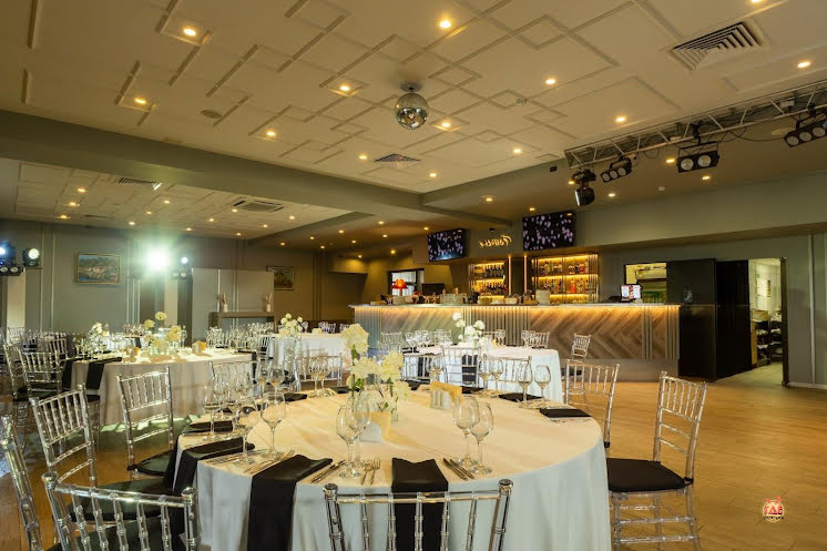 Большой зал ресторана в «Monet» фотография №1