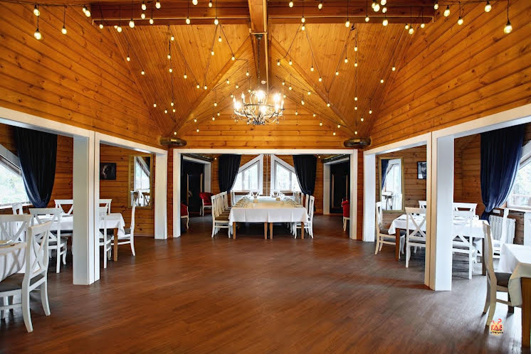 Зал кафе в «Дубрава» фотография №1