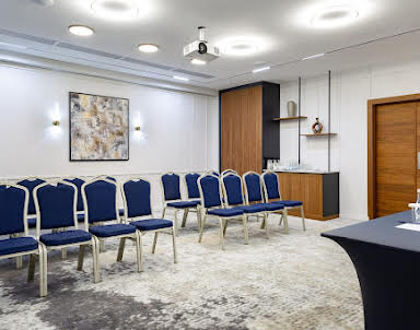  ресторан DoubleTree by Hilton Novosibirsk