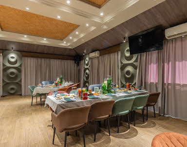  ресторан Dvin Hall