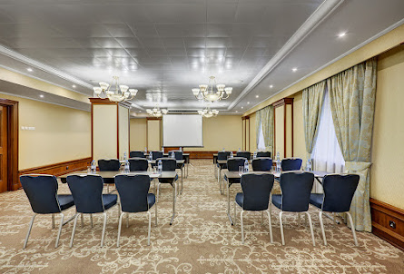 Зал «Атриум» в Зал «Аврора»