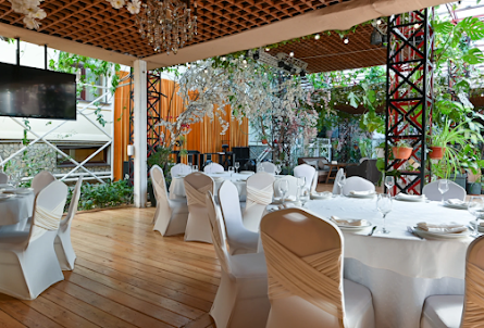 Зал «Париж»  в Беседки