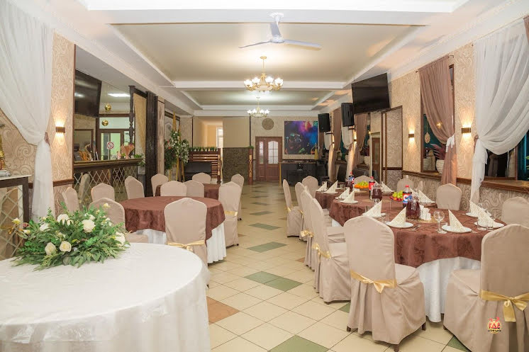Большой банкетный зал в «Наши Люди» фотография №1