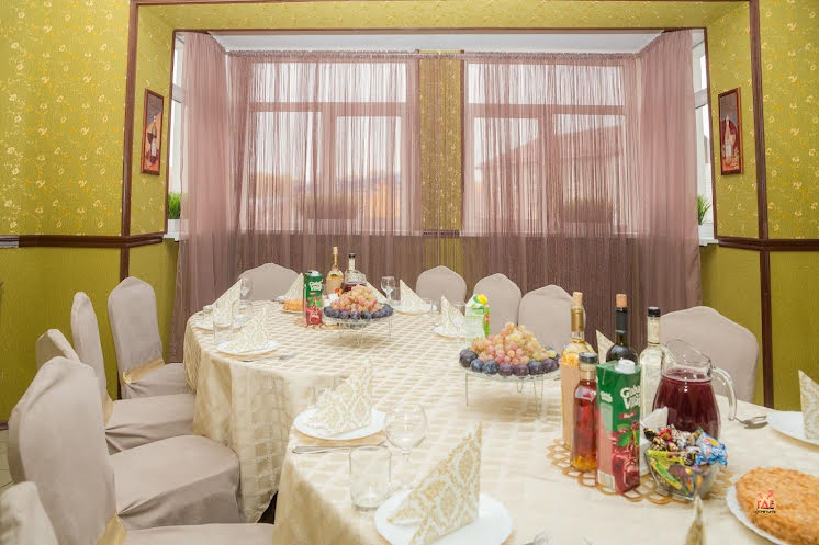 Малый банкетный зал в «Наши Люди» фотография №12