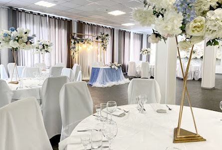 Банкетный зал в Зал в коттедже «Избушка Егеря»