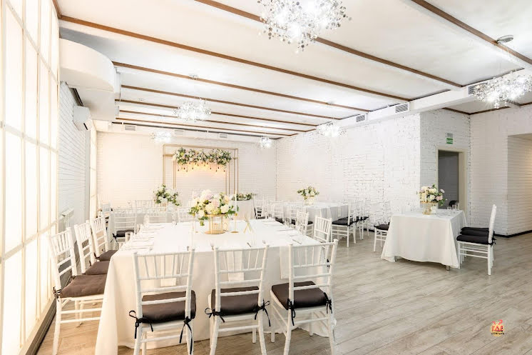 Банкетный зал  в «Банхоф на Мира» фотография №8