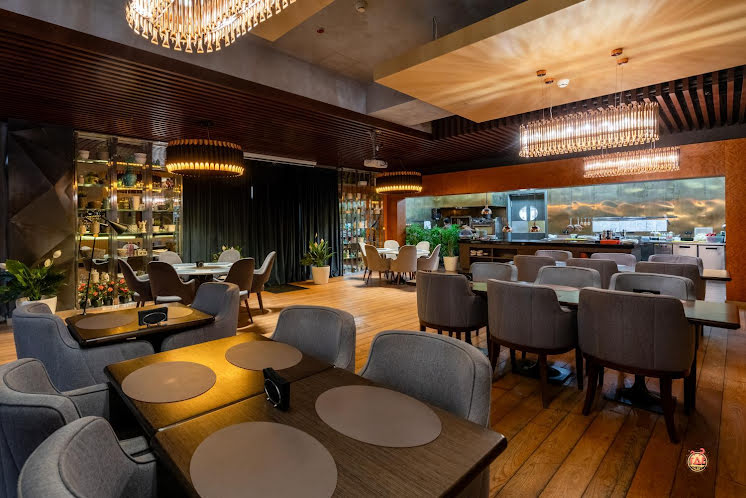 Зал ресторана в «Атмосфера» фотография №8