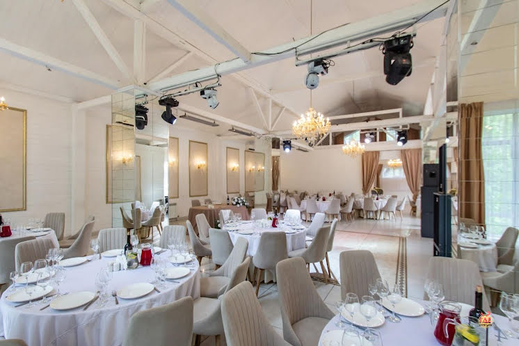 Белый зал в «Золотая подкова» фотография №3