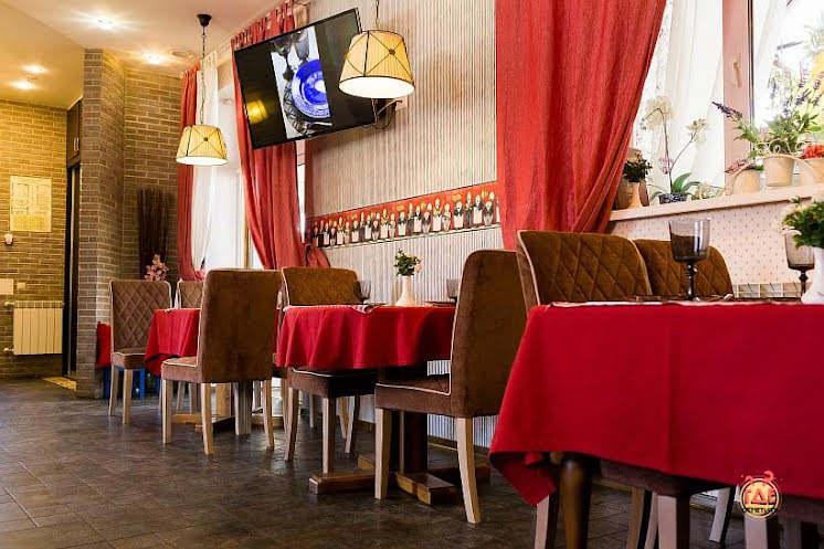 Основной зал в «Шале» фотография №6