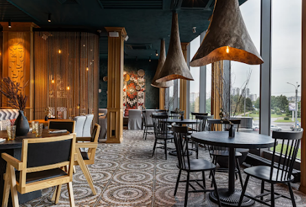 Второй этаж в Приватный зал