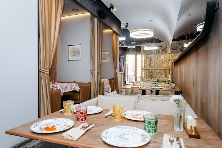 Основной зал в «Lianel» фотография №16