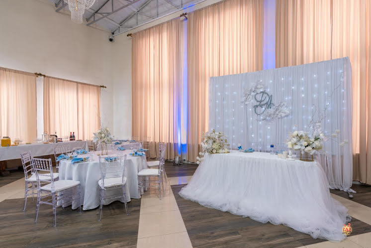 Большой зал в «Конюшня» фотография №15