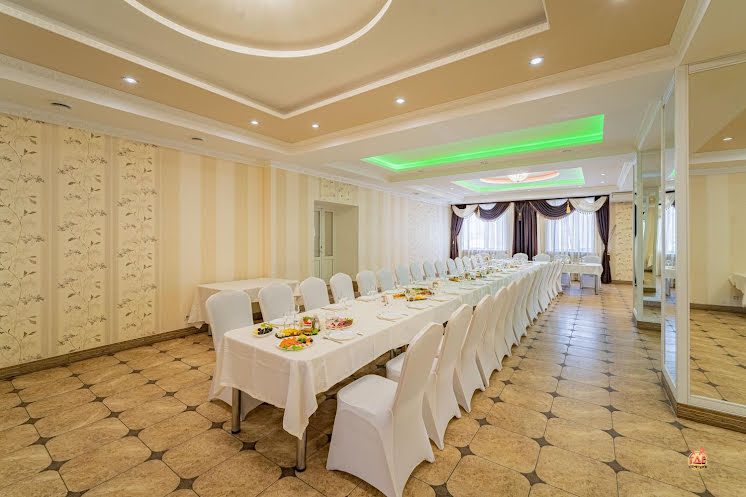 Зал «Свадебный»  в «Гоара» фотография №7