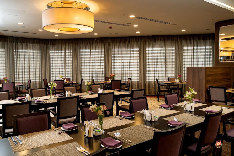 Ресторан Emerald в «DoubleTree by Hilton Tyumen» фотография №2
