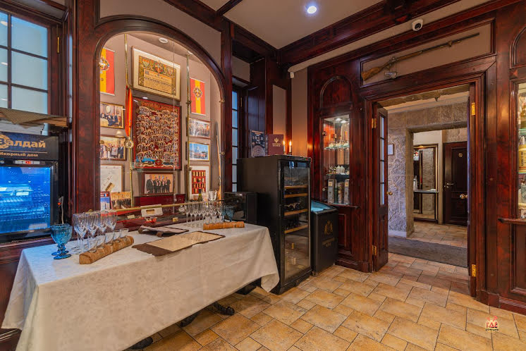 Большой зал в «Охотничий клуб» фотография №6