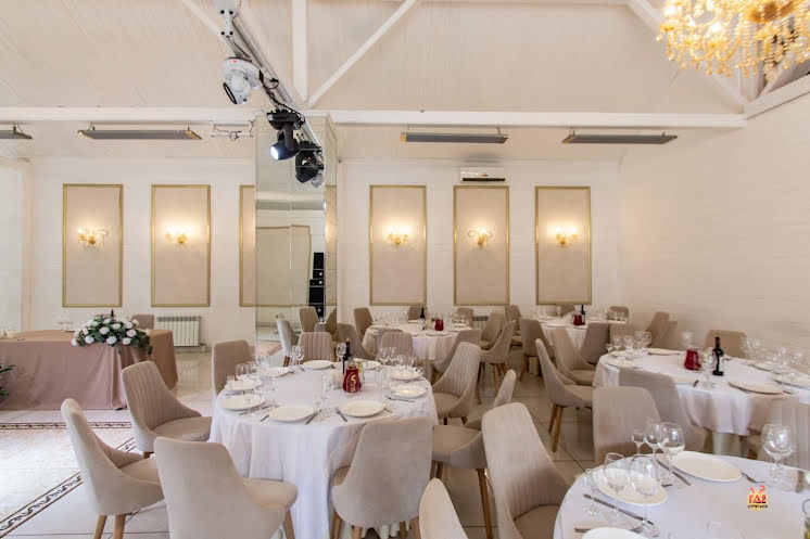 Белый зал в «Золотая подкова» фотография №2