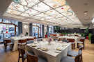 Основной зал  в «BISTROT 44»