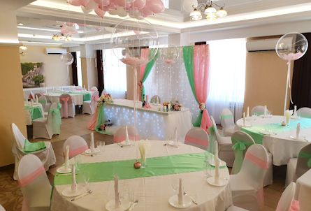 Зал на 150 человек в Зал на 20 человек