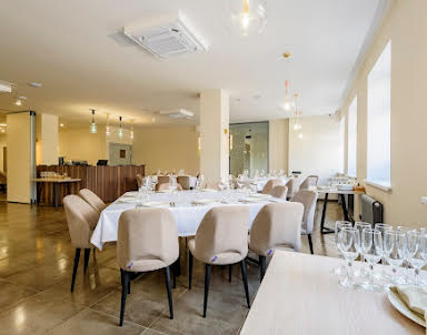  ресторан Divine на Карла Маркса