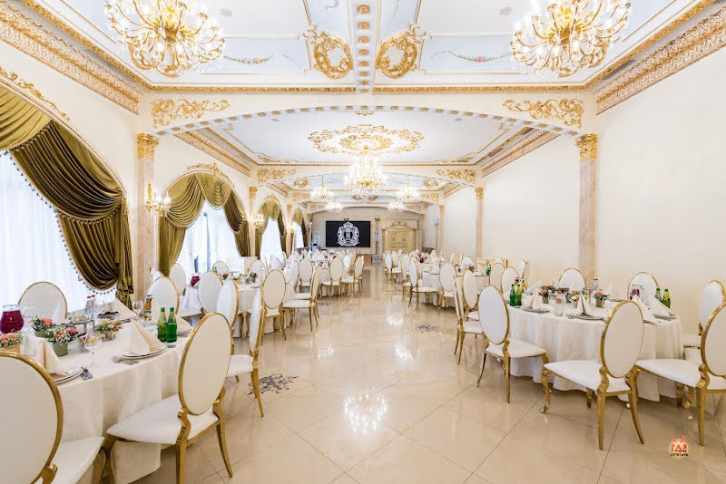 Император Холл фотография №16