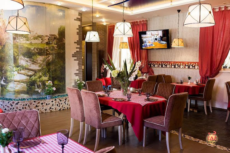 Основной зал в «Шале» фотография №2