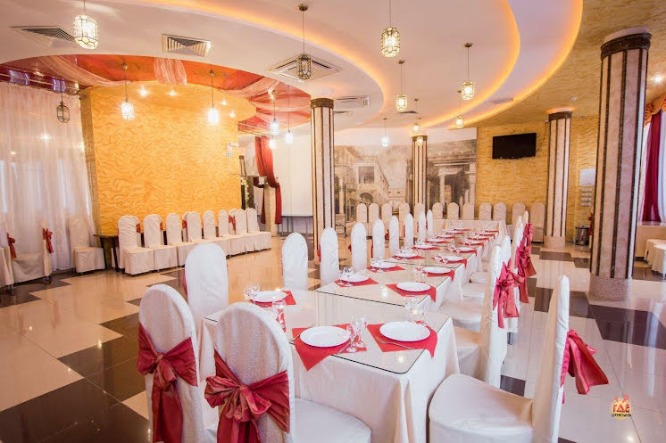 Зал «Бордовый» в «У Озера ​на Героев Космоса» фотография №13