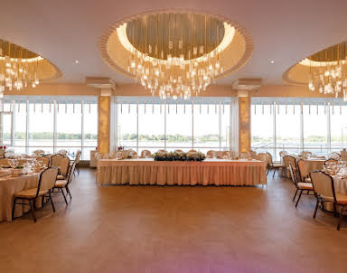  ресторан Волга & Ванильное небо