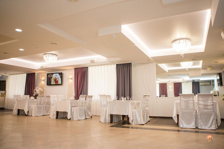 Зал на 100 человек в «Континент-Хауз» фотография №9