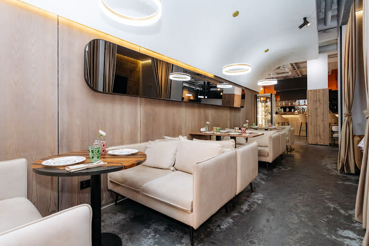 Основной зал в «Lianel» фотография №18