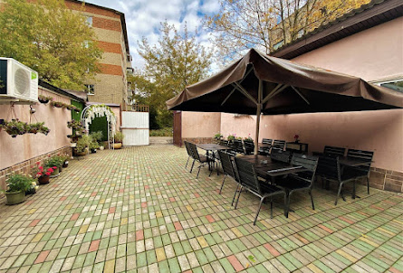 Летний двор в Бар