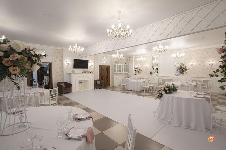 Зал «Прованс» в «Обыкновенное чудо» фотография №1