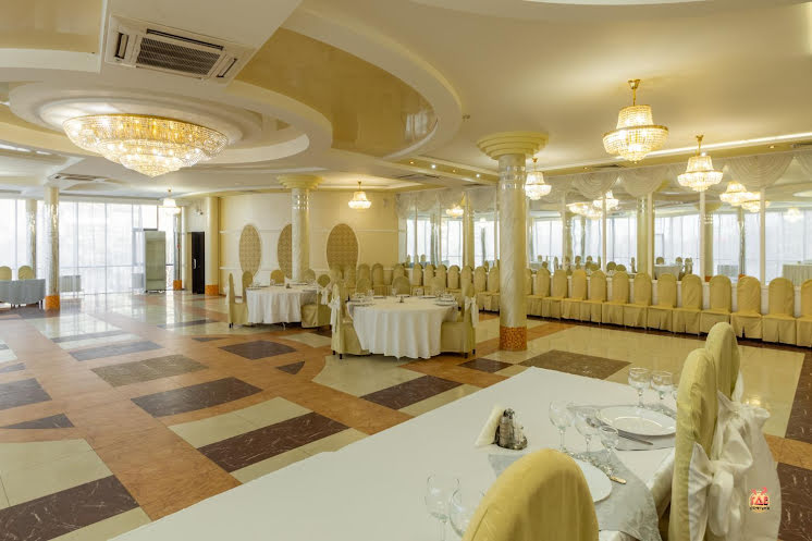 Зал «Фисташковый» в «У Озера ​на Героев Космоса» фотография №12