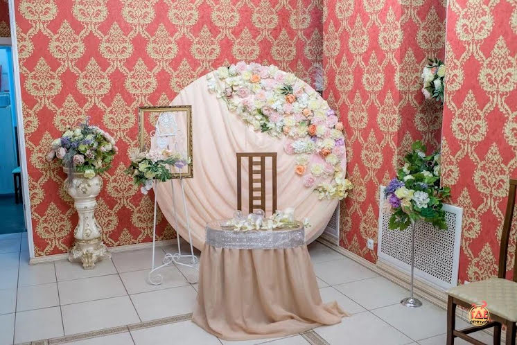 Малый зал в «Самоварник - лесная сказка» фотография №3