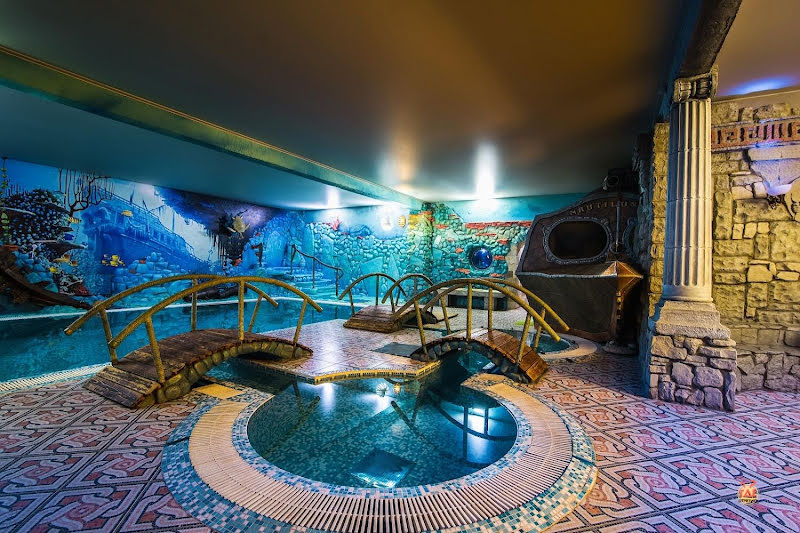 Замок в долине фотография №17