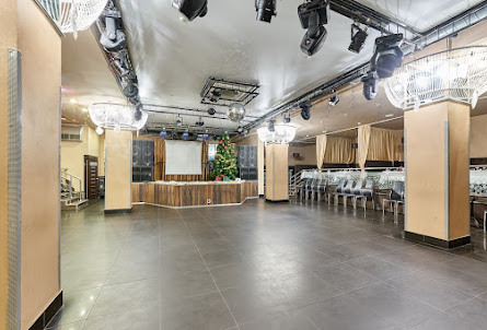 Основной зал  в Белый зал