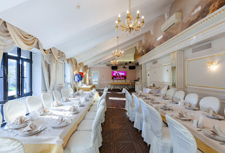 Банкетный зал на третьем этаже в Банкетный зал на 1 этаже